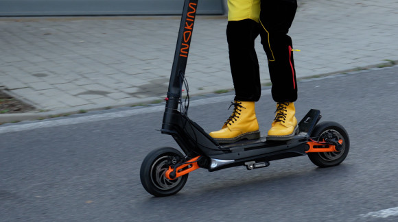 E-Scooter, in den Sie sich verlieben: Rezension für INOKIM OXO